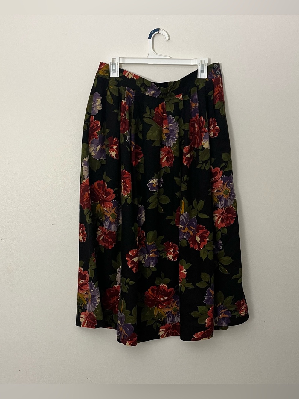 Vintage 90’Orvis Floral Flowy Pleated Midi Skirt Size Medium or Large (estimate)
